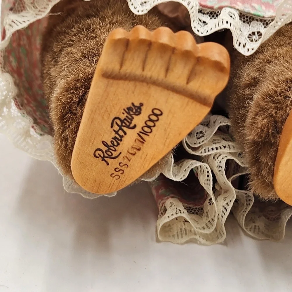 Robert Raikes Lucille Daphne Bears Wood Face 1991 Display Set Tags Box Included‎